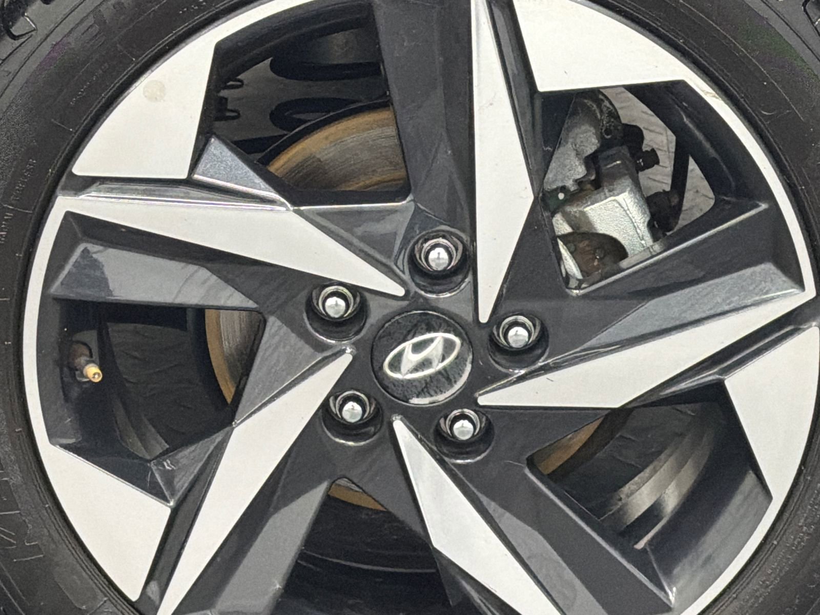 Used 2023 Hyundai Elantra SEL w/ Convenience Package image 5