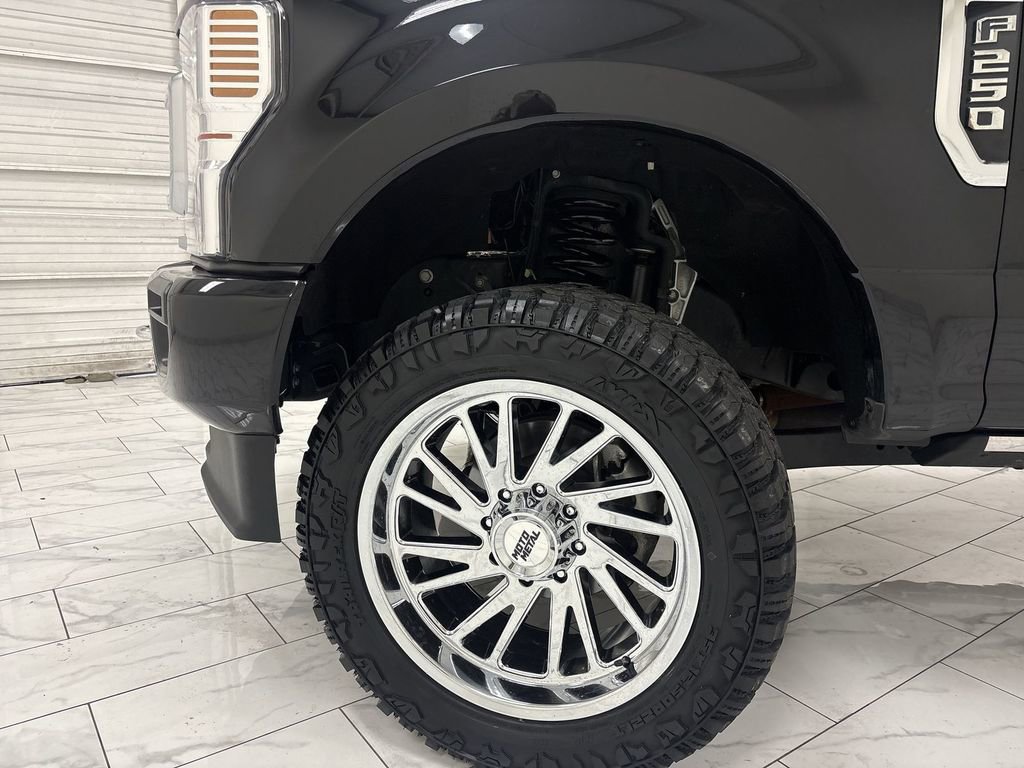 Used 2022 Ford F250 Platinum w/ FX4 Off-Road Package AWD/4WD image 34
