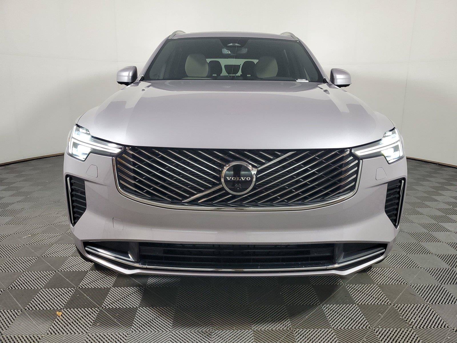 Certified 2026 Volvo XC90 B6 Plus w/ Protection Package Premier AWD/4WD image 2