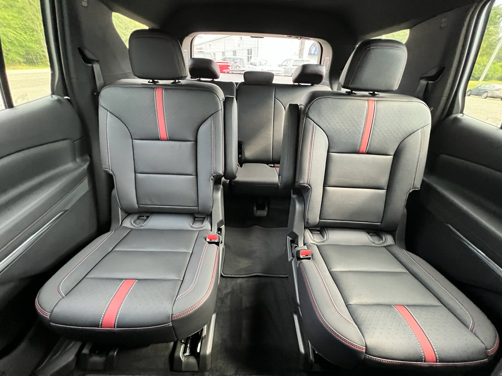 New 2026 Chevrolet Traverse RS image 2