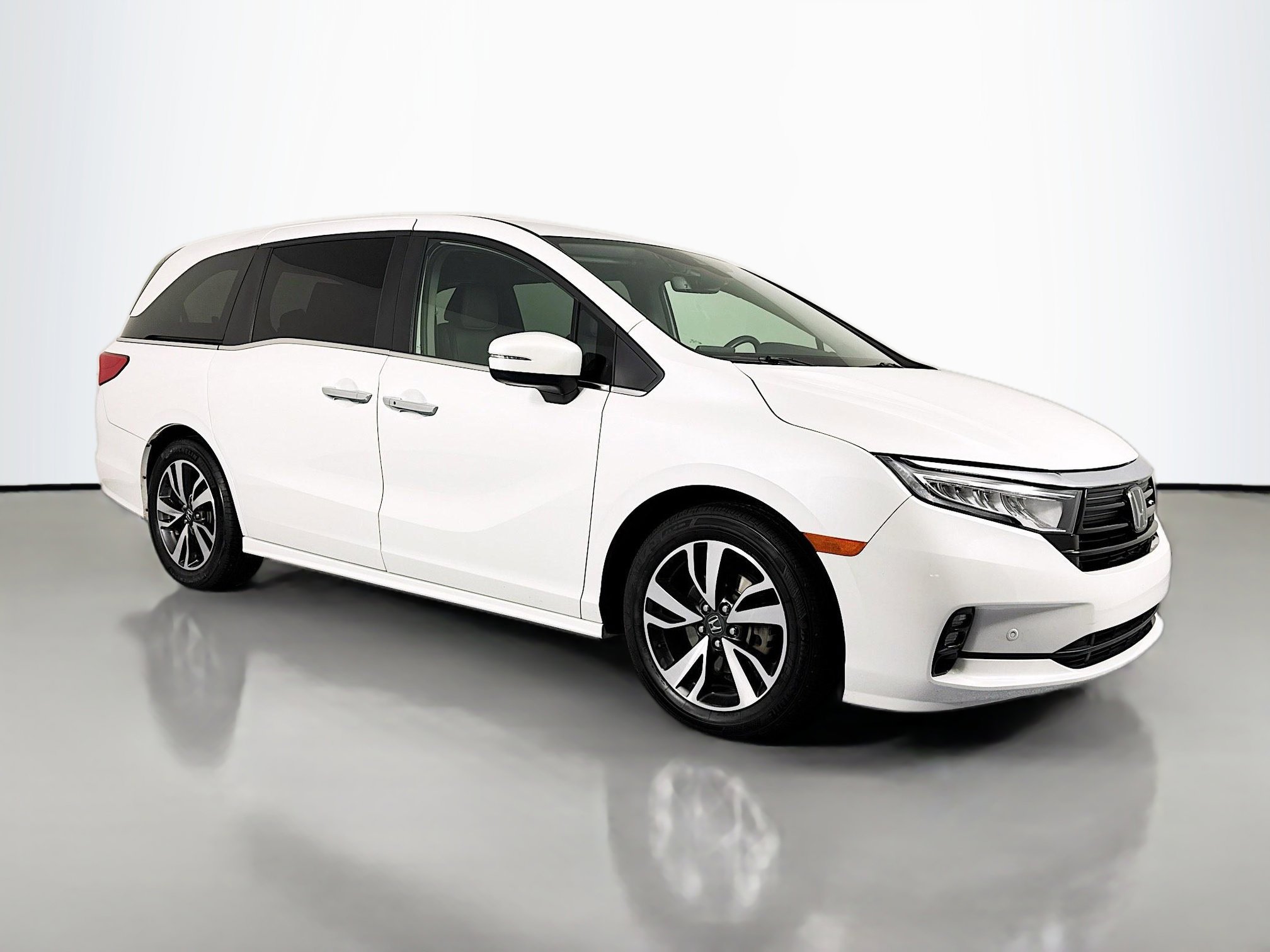 Certified 2022 Honda Odyssey Touring image 3