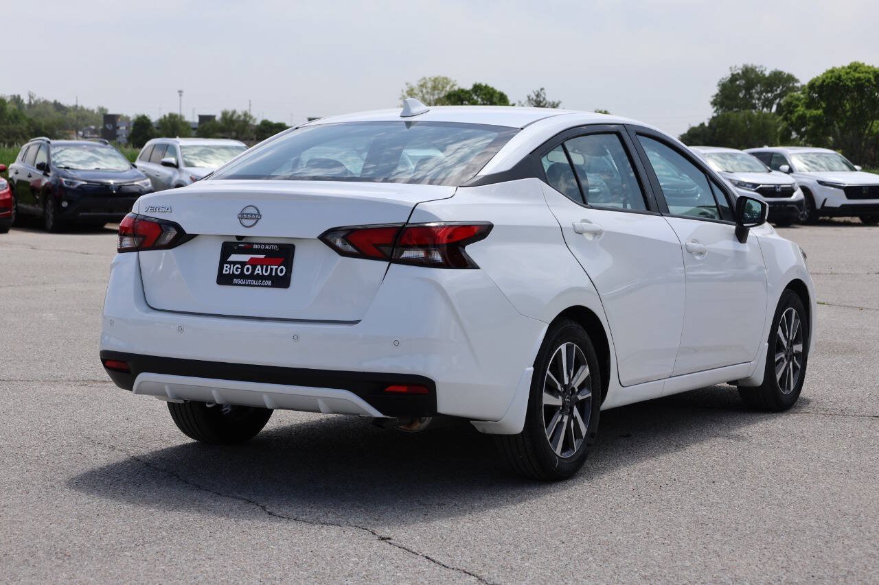 Used 2025 Nissan Versa SV w/ Trunk Package FWD image 9