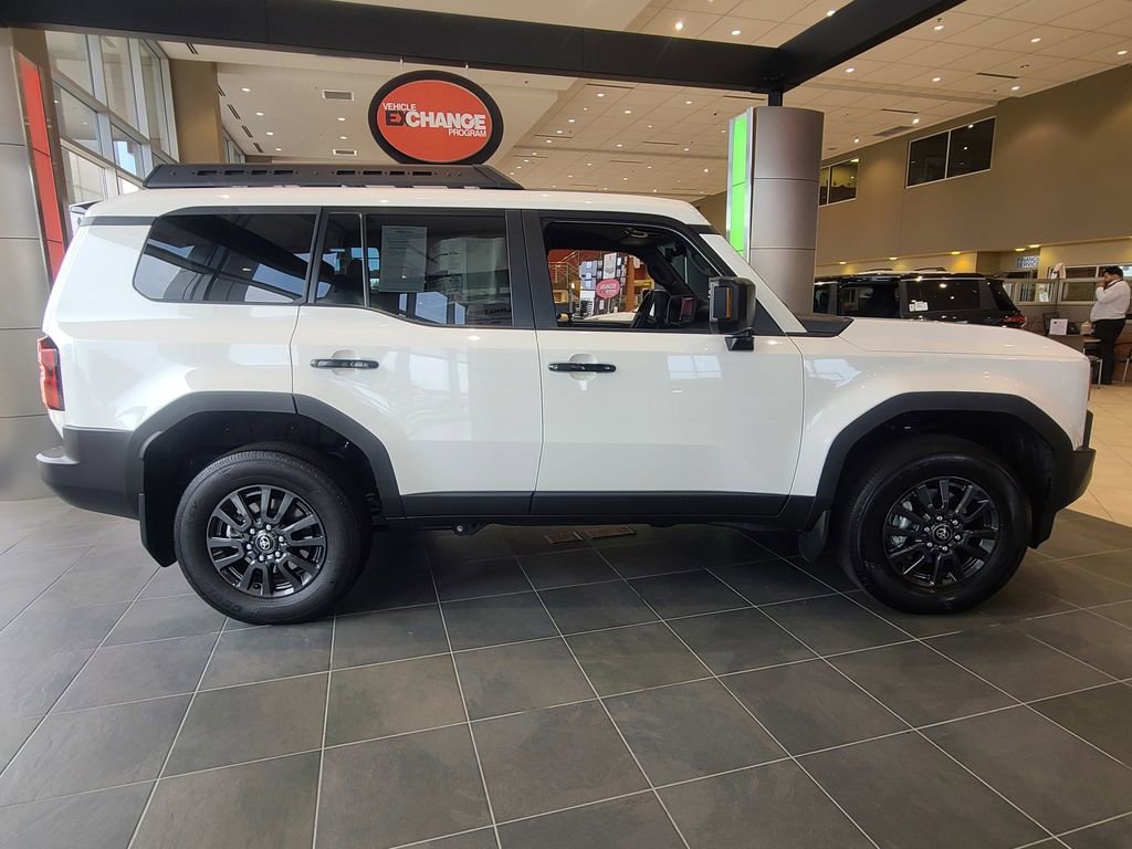 Used 2025 Toyota Land Cruiser image 3