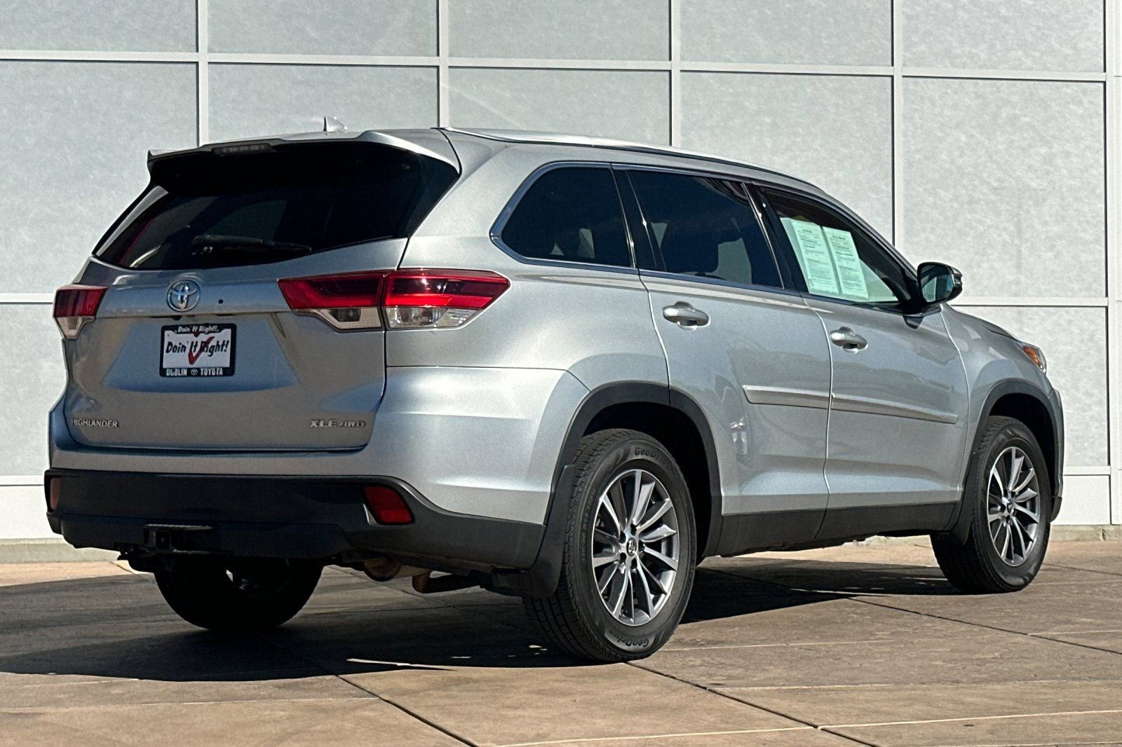 Certified 2019 Toyota Highlander XLE image 4