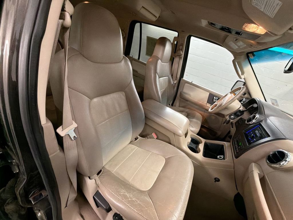 Used 2005 Ford Expedition Eddie Bauer image 24