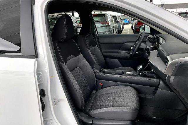 Certified 2025 Nissan Kicks SV AWD/4WD image 9