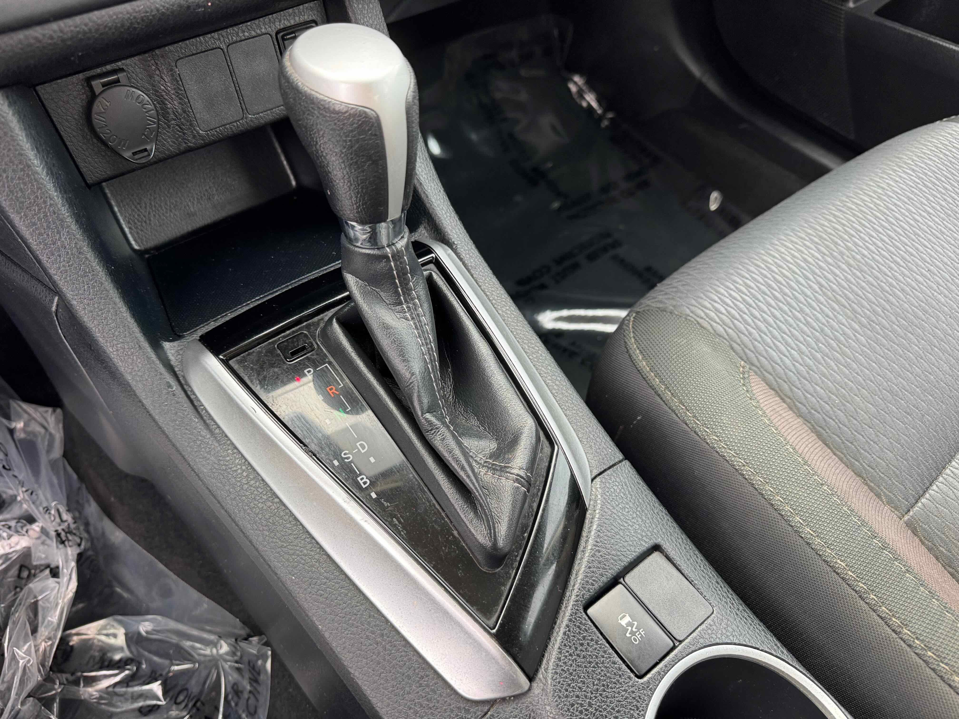 Used 2018 Toyota Corolla LE image 23