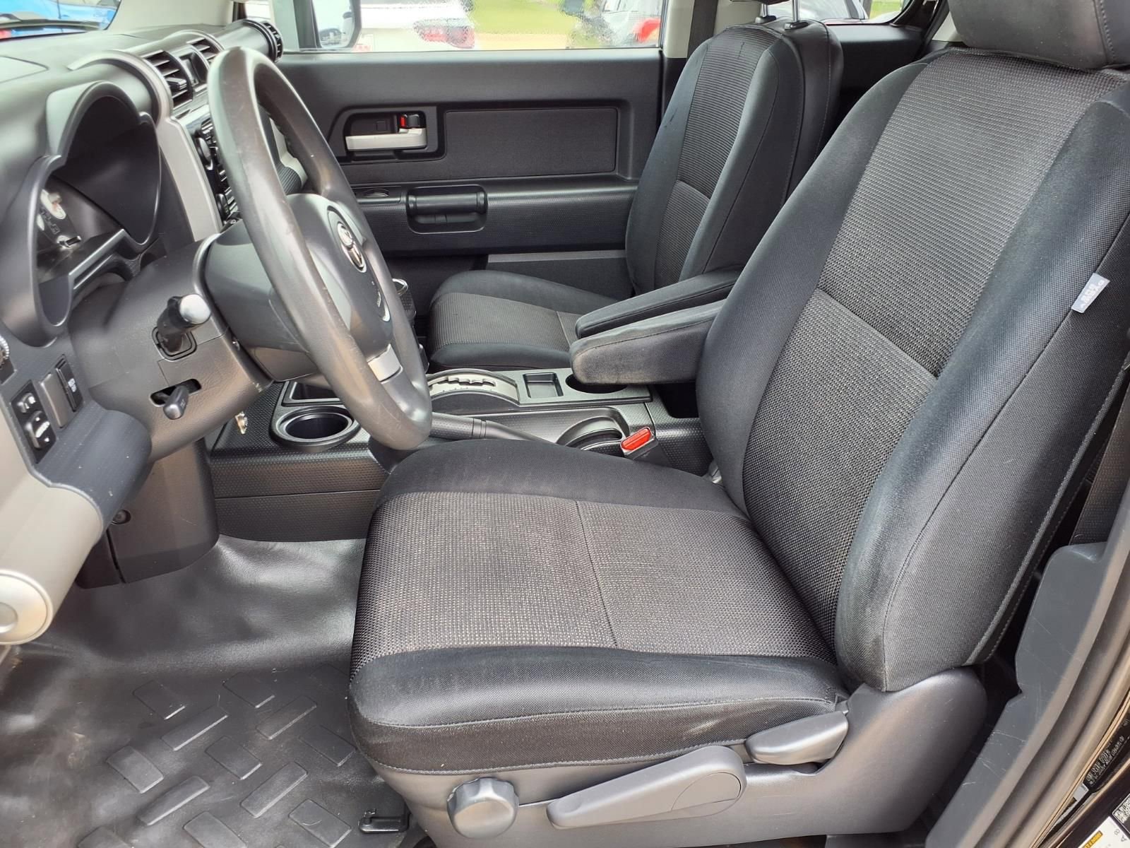 Used 2010 Toyota FJ Cruiser 2WD image 22