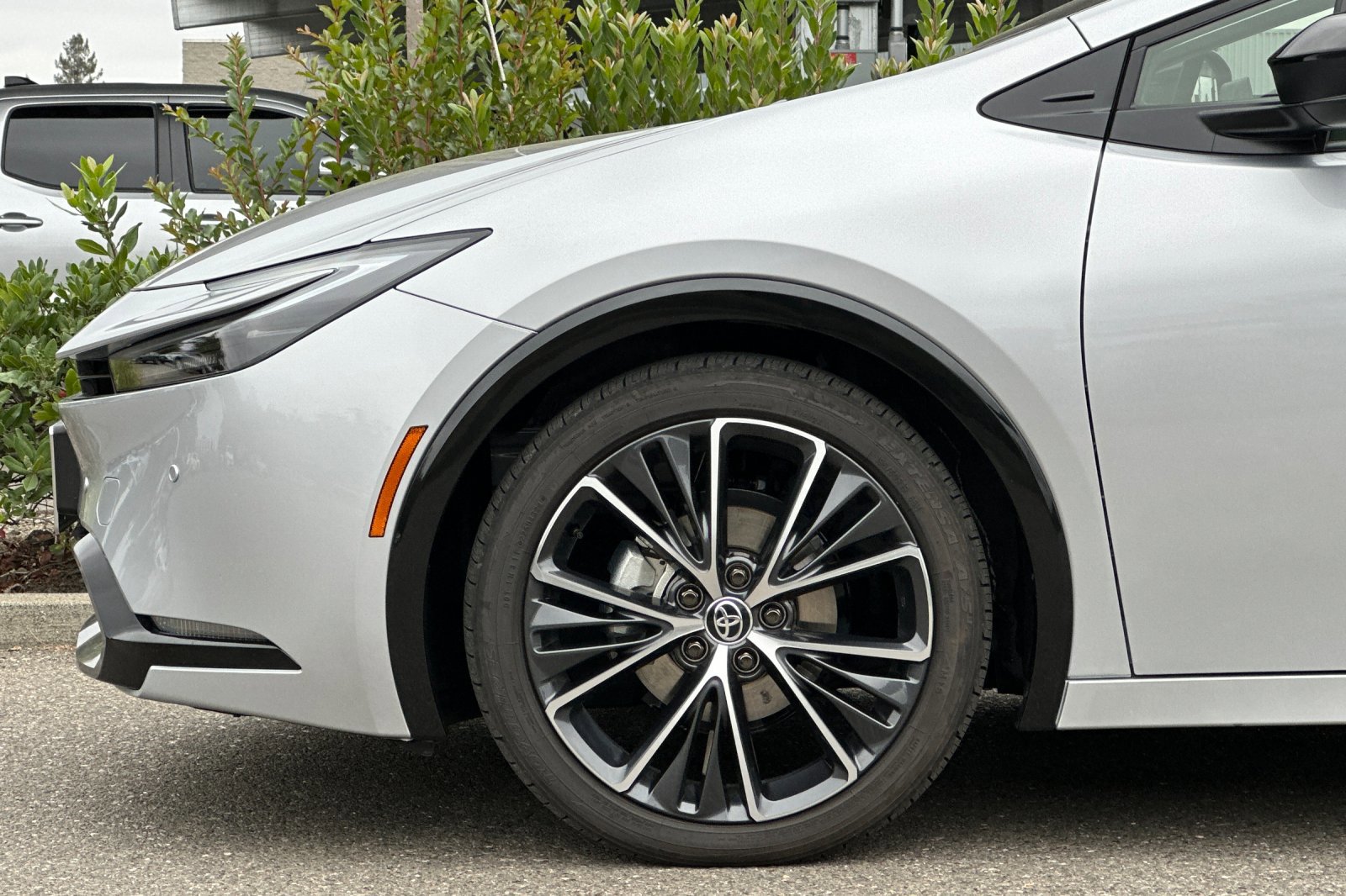 Used 2024 Toyota Prius LE image 25