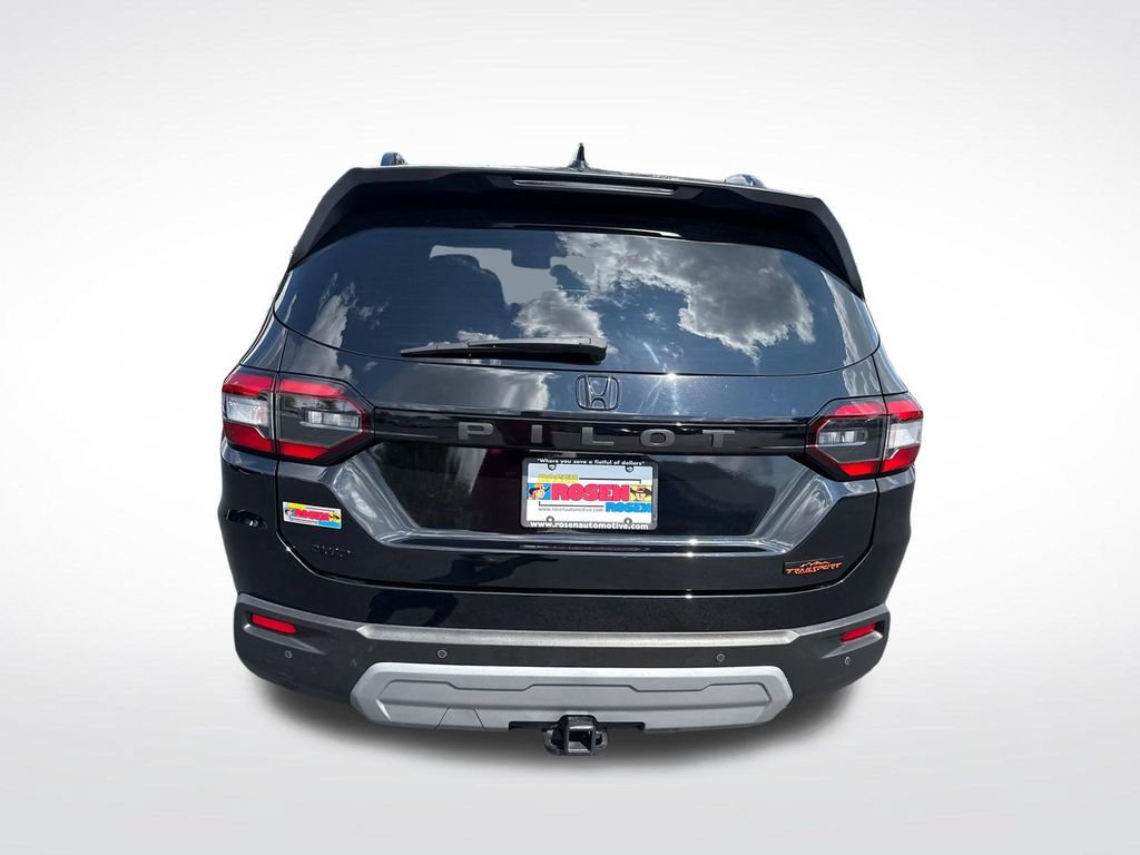Used 2024 Honda Pilot TrailSport image 4
