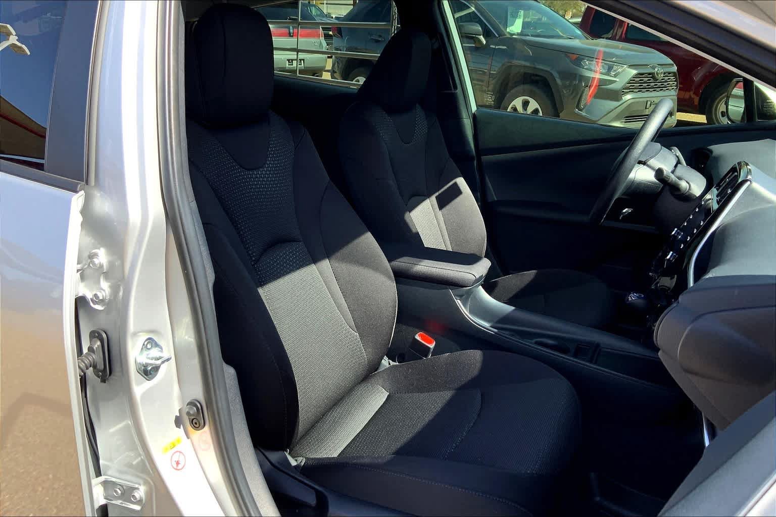 Used 2020 Toyota Prius LE FWD image 9