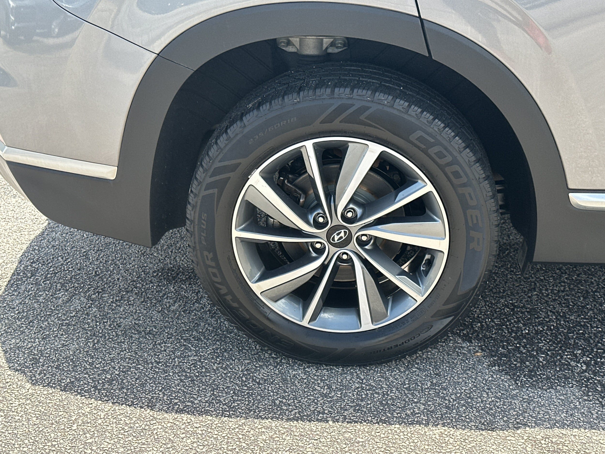 Used 2019 Hyundai Santa Fe Limited FWD image 17