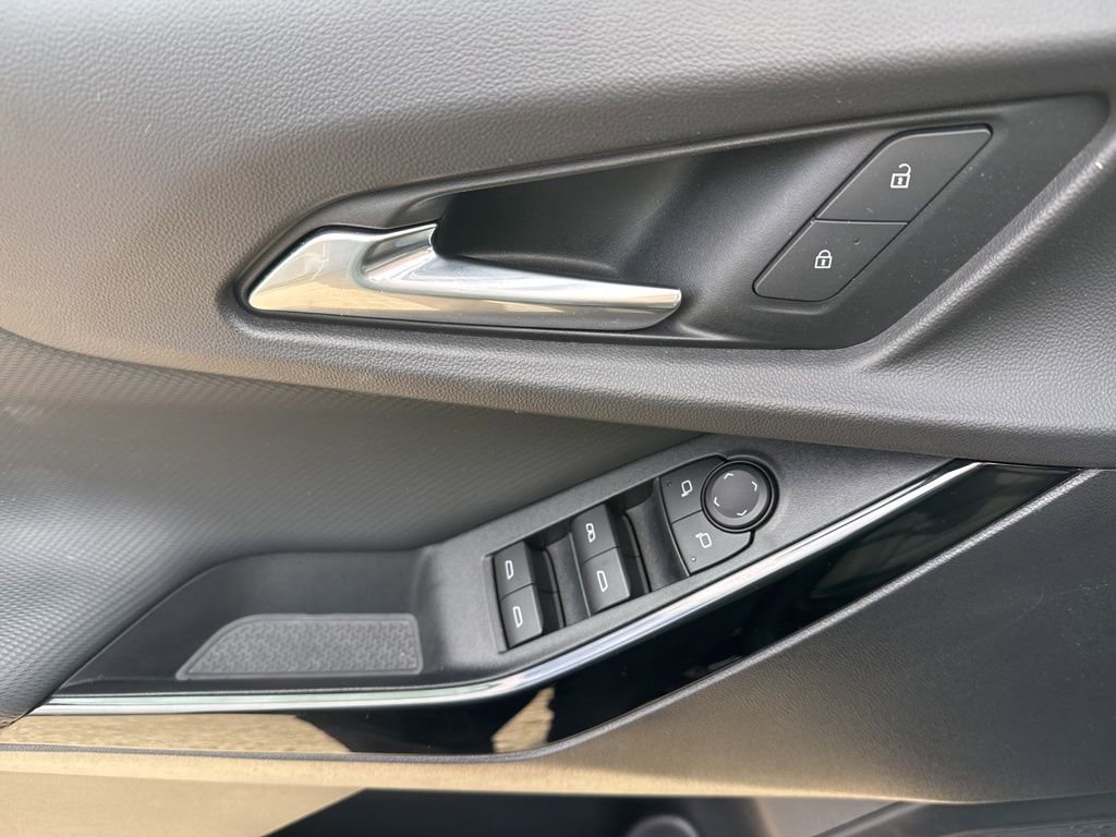 Used 2025 Chevrolet Equinox LT image 9