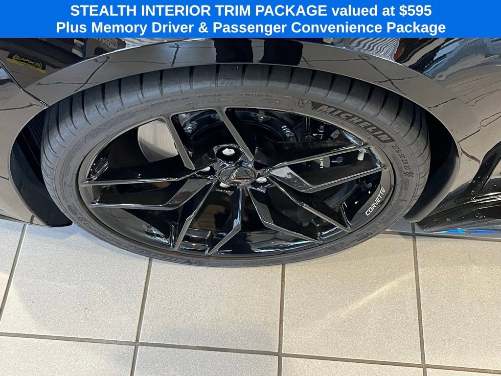 Used 2025 Chevrolet Corvette Z06 w/ Stealth Interior Trim Package RWD image 6
