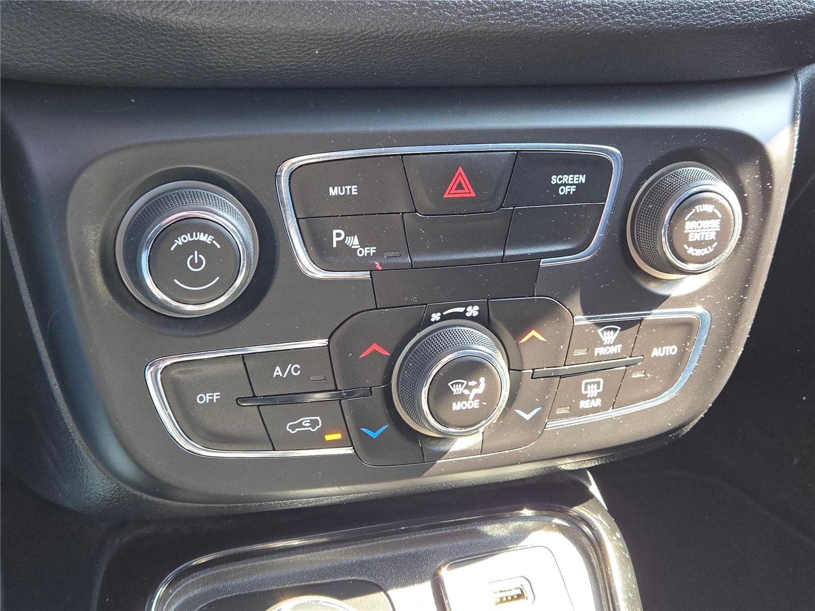 Used 2019 Jeep Compass Limited w/ Safety & Security Group image 27