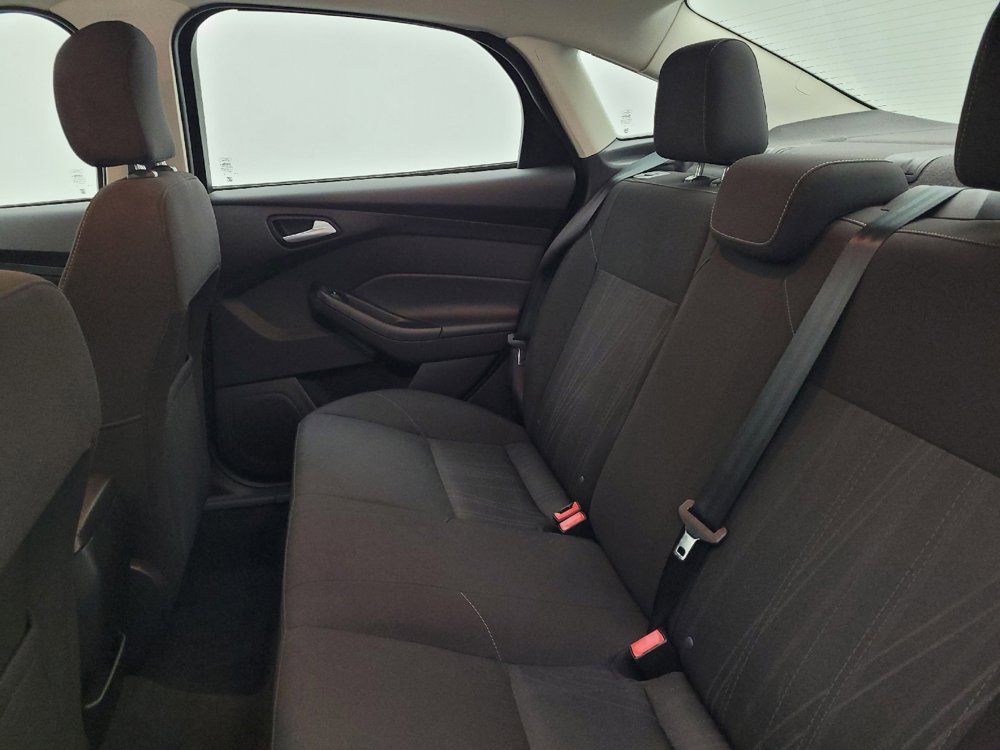 Used 2015 Ford Focus SE image 18