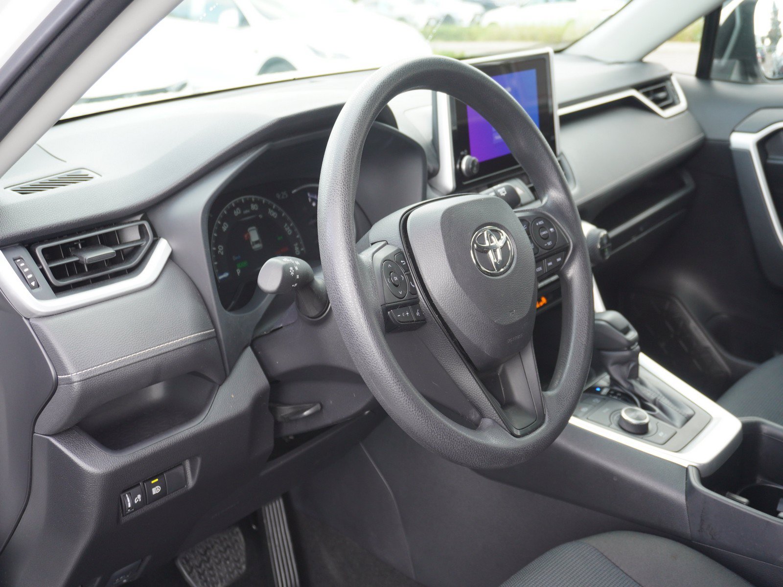 Used 2024 Toyota RAV4 LE AWD/4WD image 19