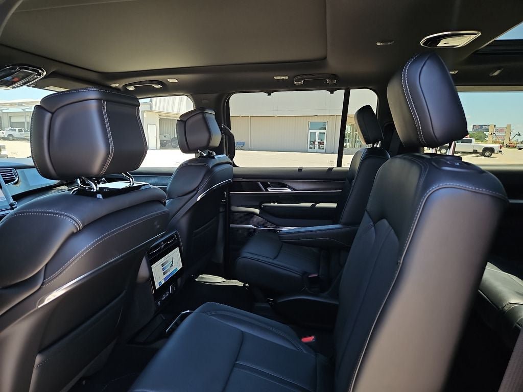 New 2026 Jeep Grand Wagoneer L Summit AWD/4WD image 17