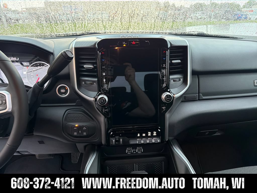 New 2026 RAM 2500 Big Horn AWD/4WD image 17