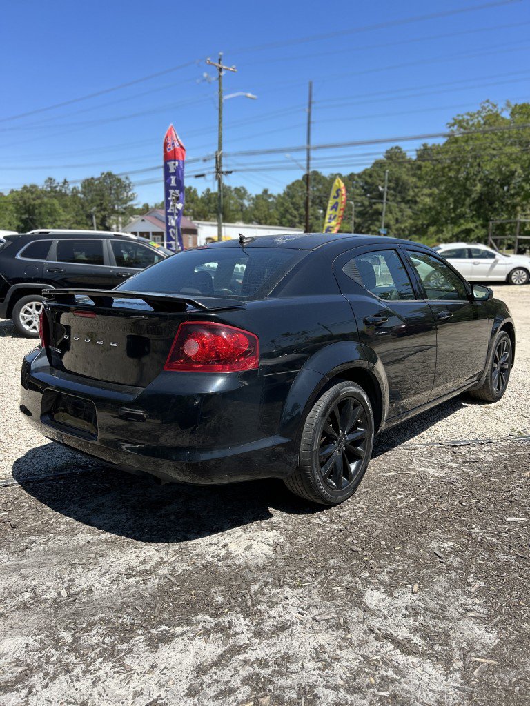 Used 2014 Dodge Avenger SE w/ Blacktop Package image 3