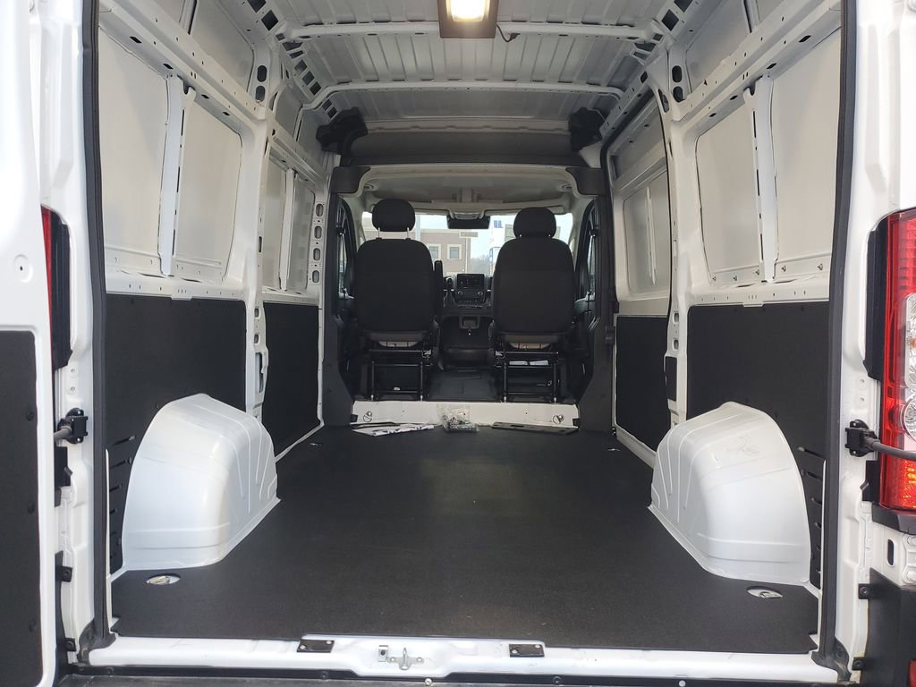 New 2025 RAM ProMaster 1500 w/ Quick Order Package 22G SLT image 13