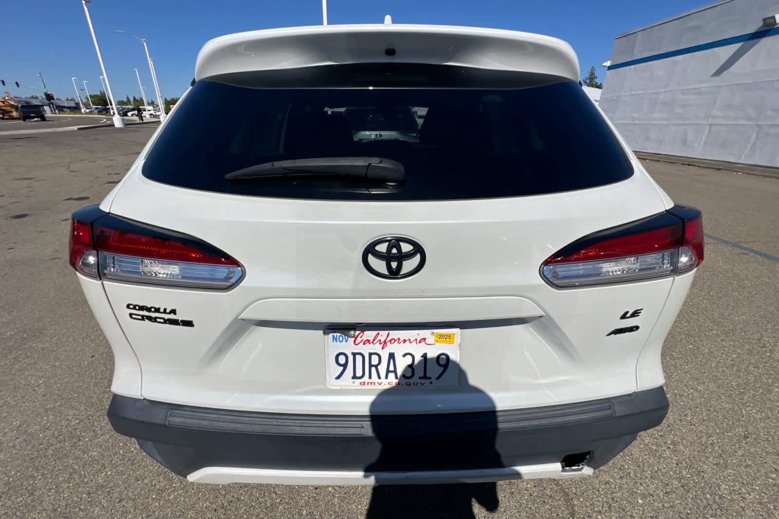 Used 2022 Toyota Corolla Cross LE w/ Moonroof Package AWD/4WD image 5