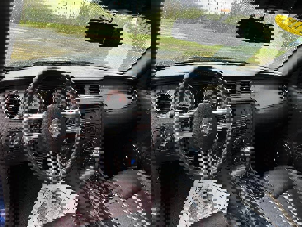 Used 2010 Ford Mustang GT image 14