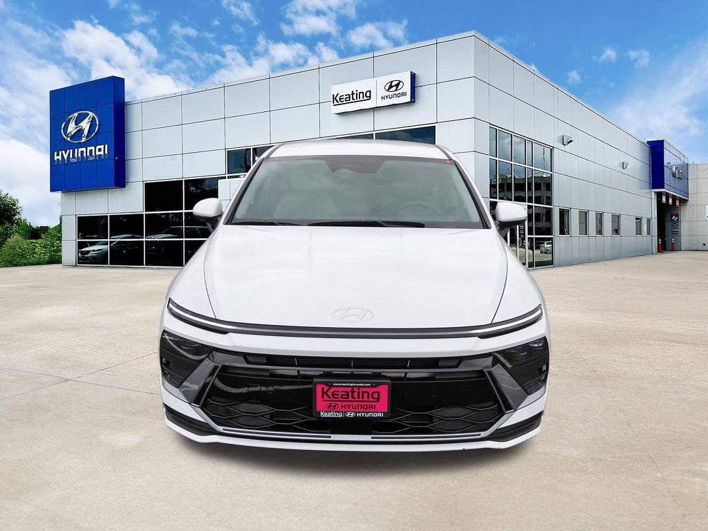 Certified 2025 Hyundai Sonata SE FWD image 2