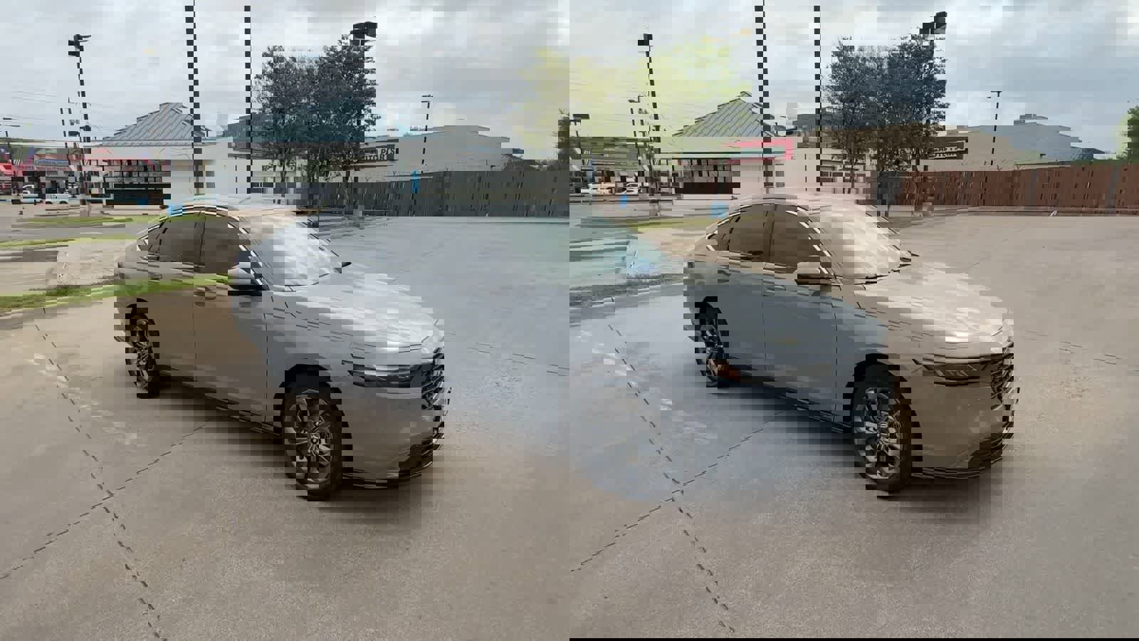 Certified 2025 Honda Accord EX-L image 2