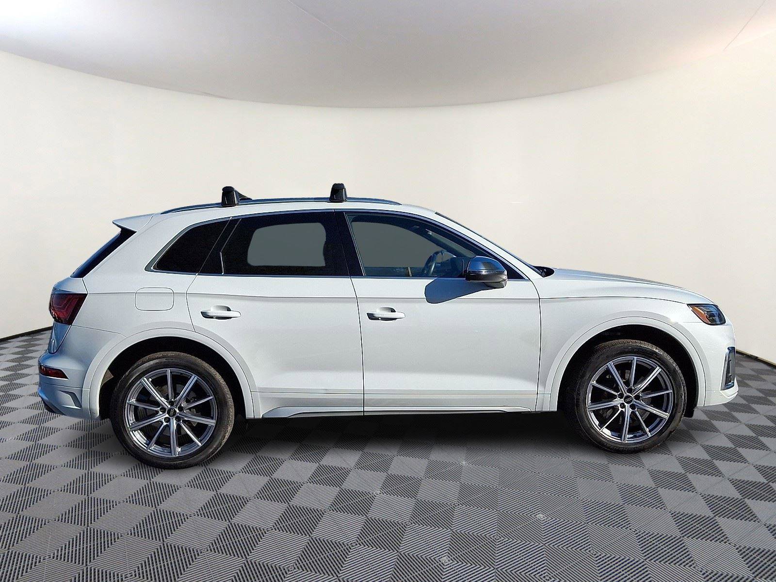 Certified 2022 Audi SQ5 Premium Plus w/ Premium Plus Package AWD/4WD image 7