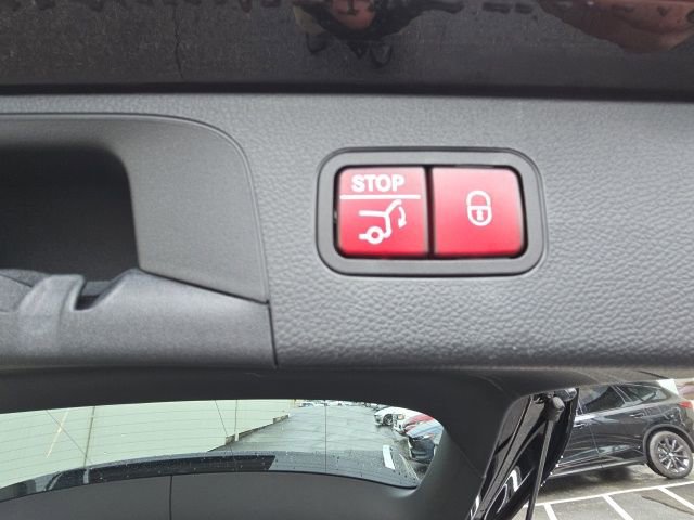 Used 2022 Mercedes-Benz GLC 300 4MATIC w/ Premium Package Lite image 10