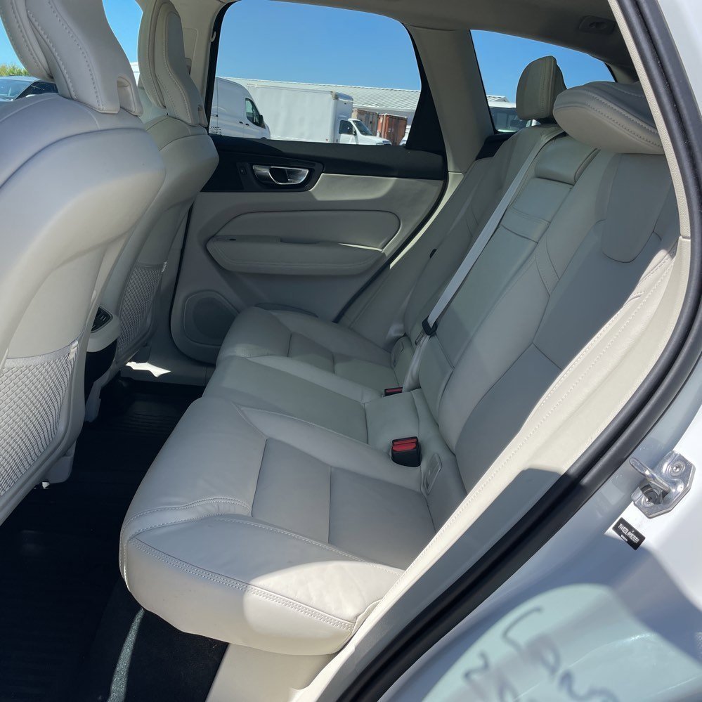 Used 2021 Volvo XC60 T5 Inscription w/ Protection Package Premier image 14