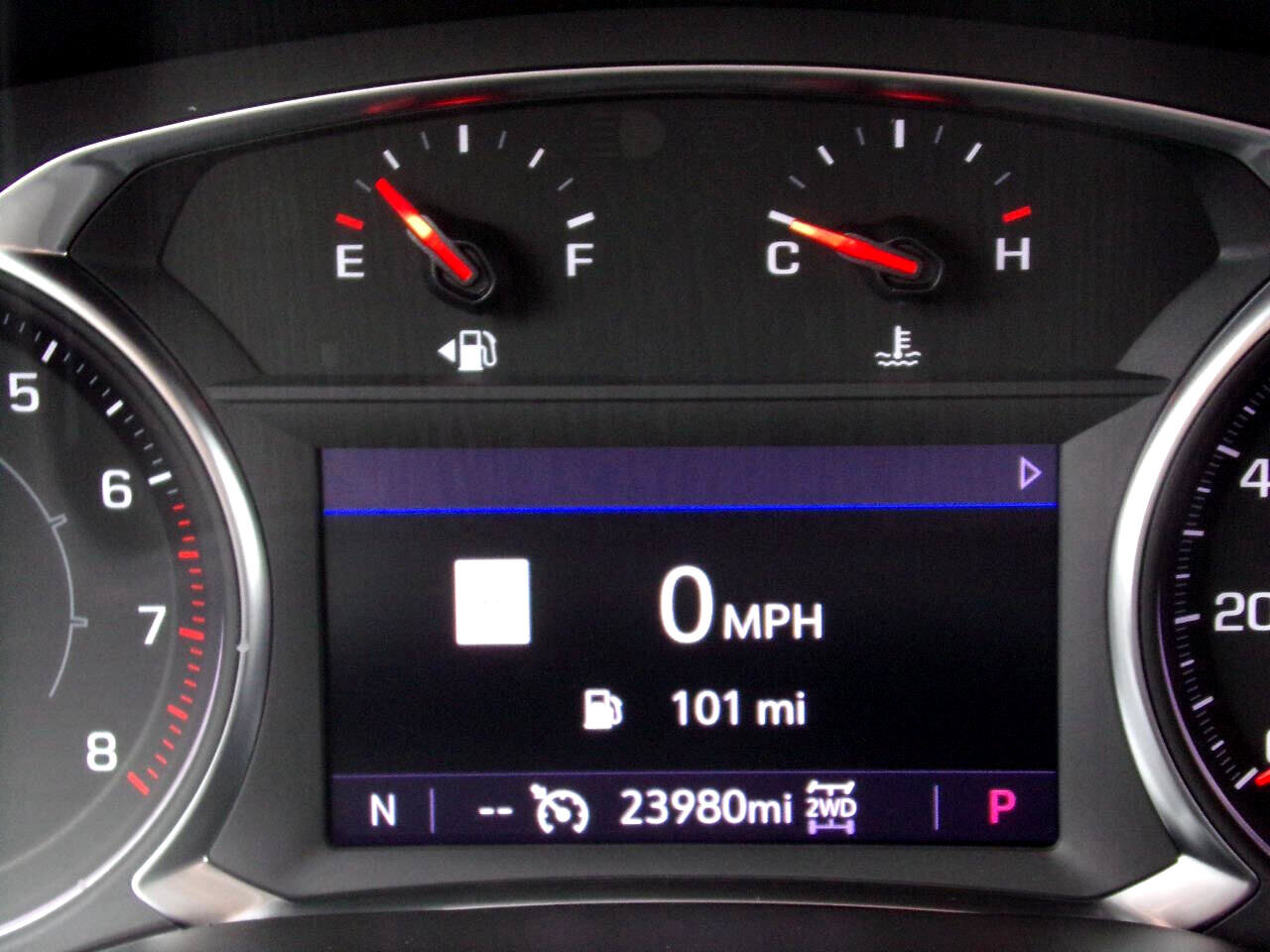 Used 2023 GMC Acadia SLE w/ Driver Convenience Package image 42