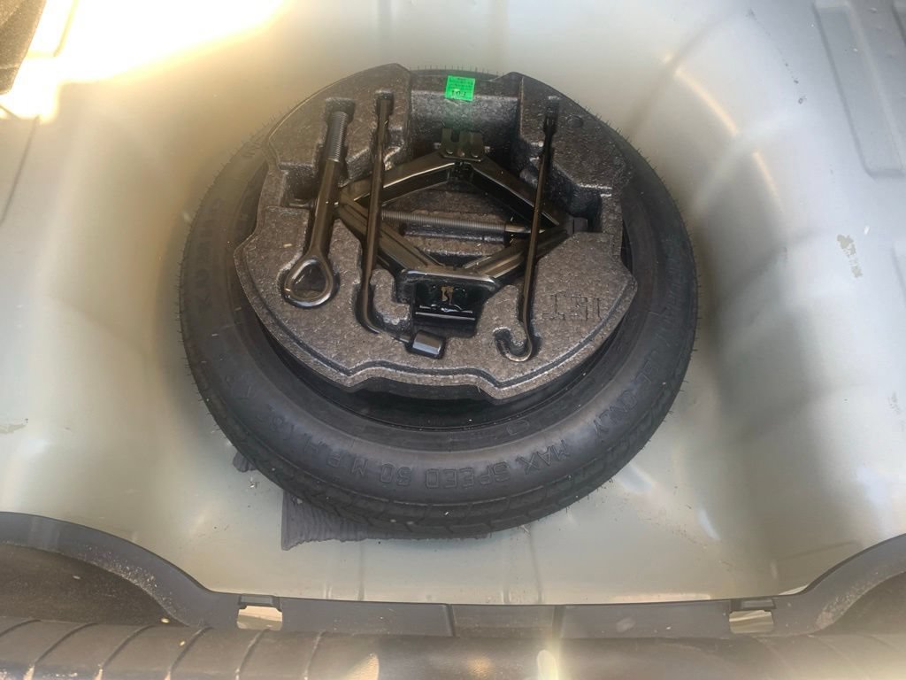 Certified 2025 Hyundai Elantra SEL FWD image 33