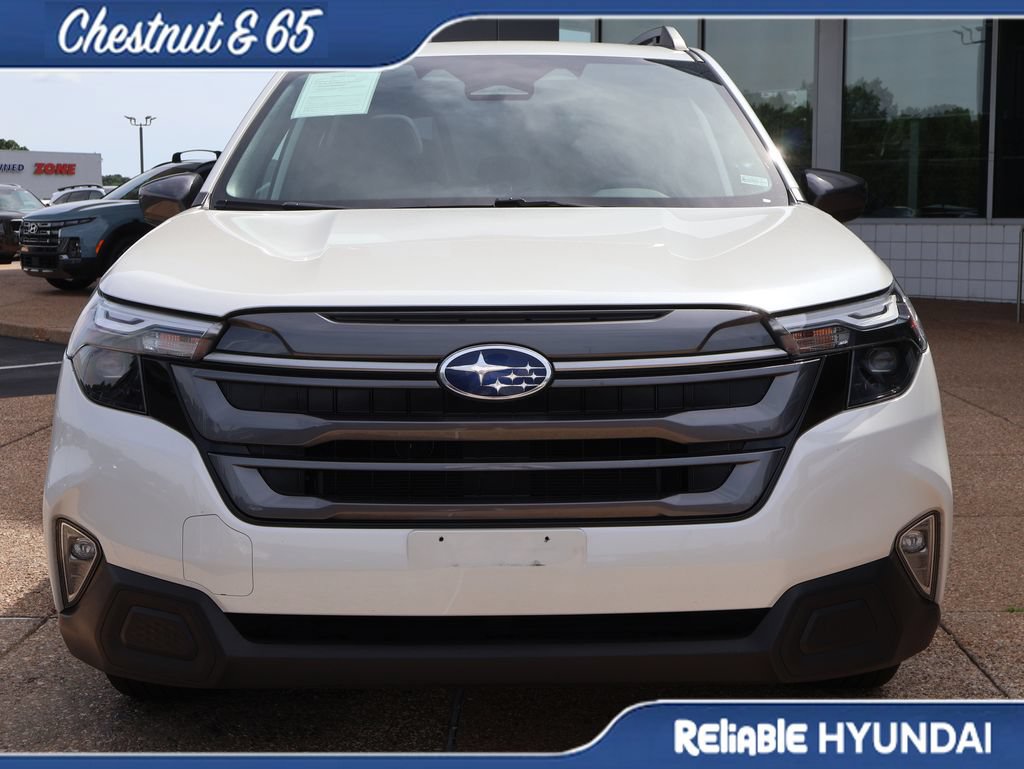 Used 2025 Subaru Forester Premium AWD/4WD image 8