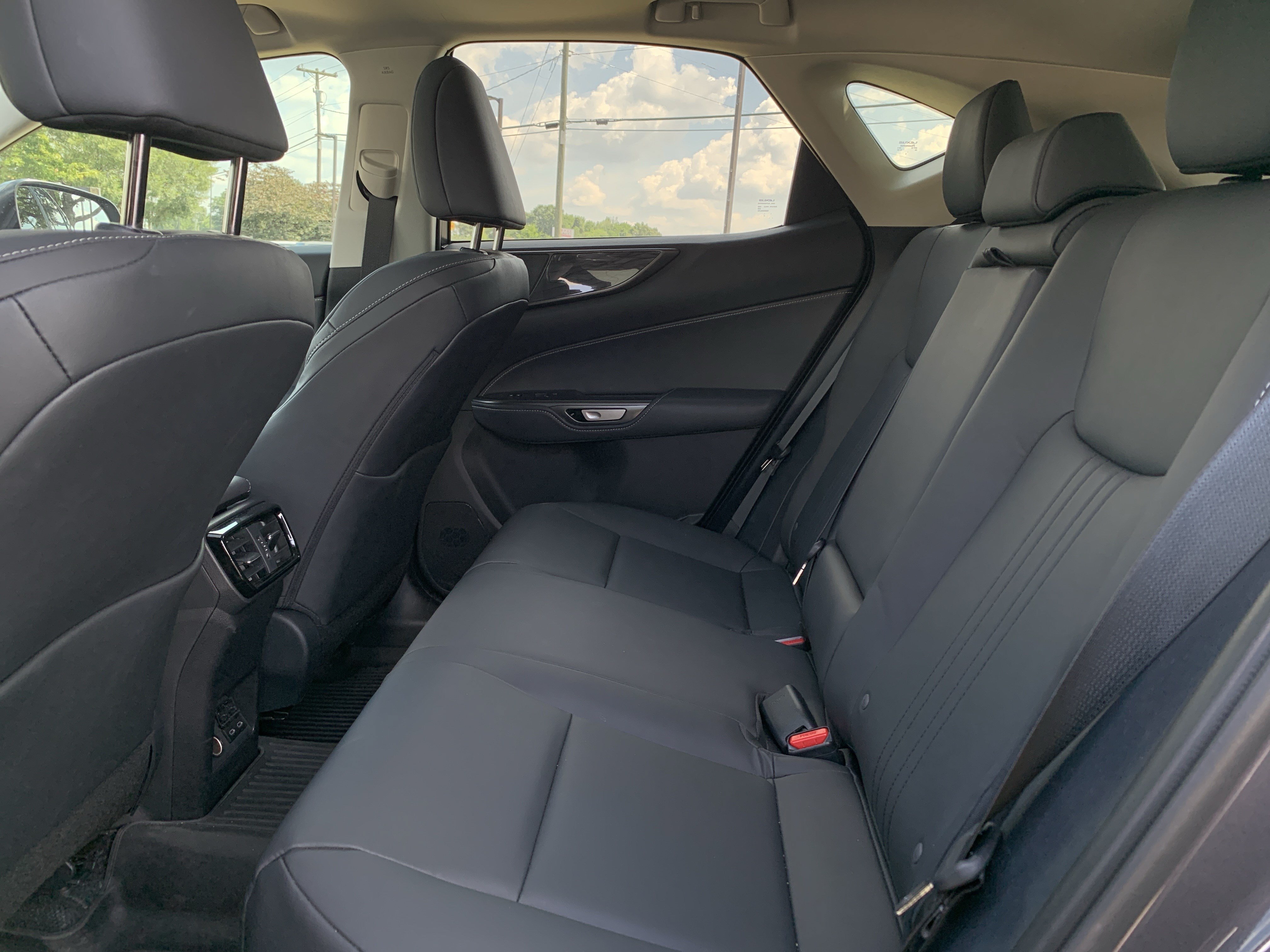 Used 2025 Lexus NX 250 FWD w/ Accessory Package (2T) image 32