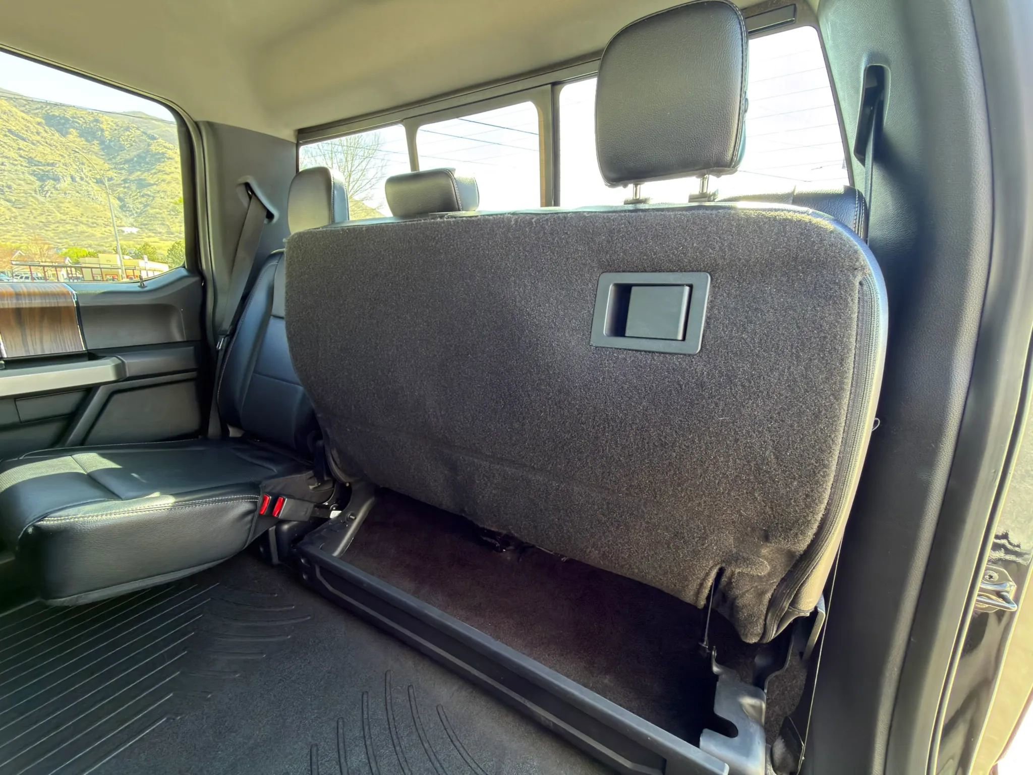 Used 2016 Ford F150 Lariat image 18