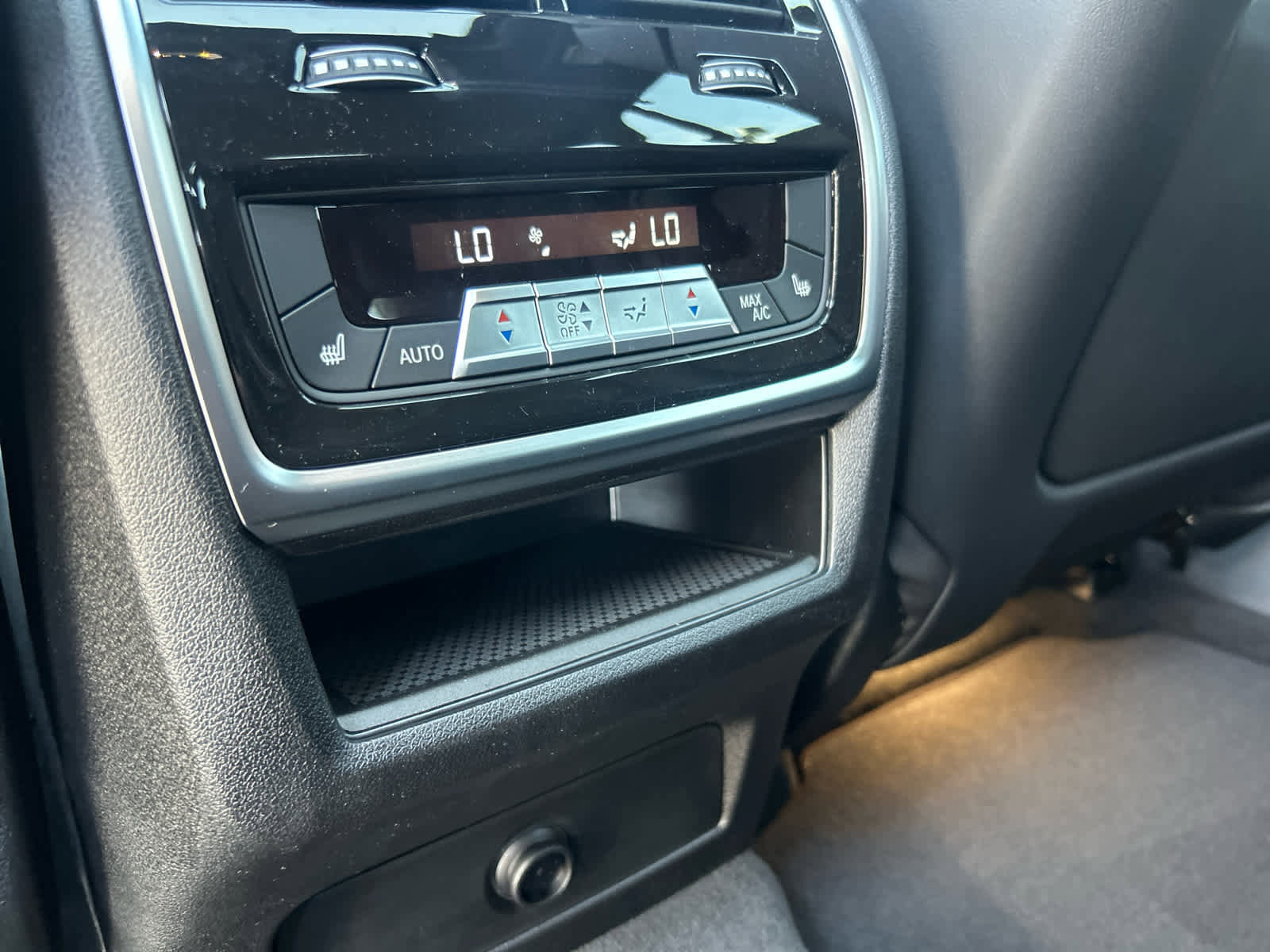 New 2026 BMW X6 M Competition w/ Executive Package image 18