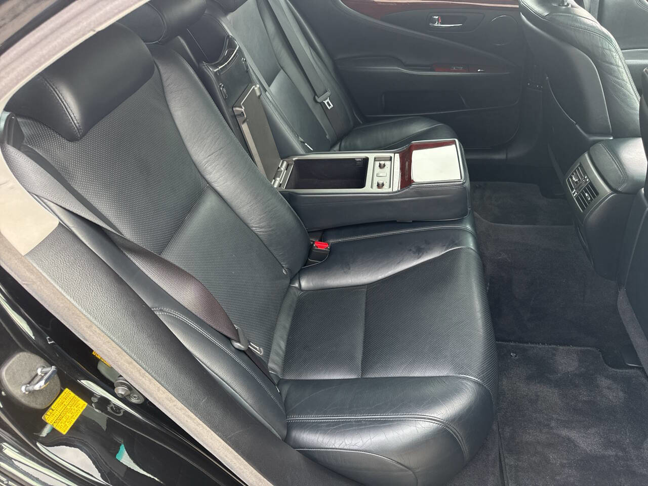 Used 2011 Lexus LS 460 AWD w/ Comfort Pkg image 16