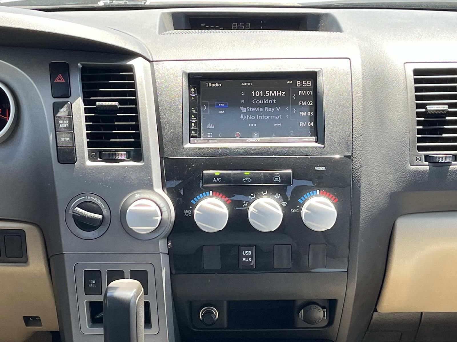 Used 2010 Toyota Tundra 4x4 Double Cab image 16