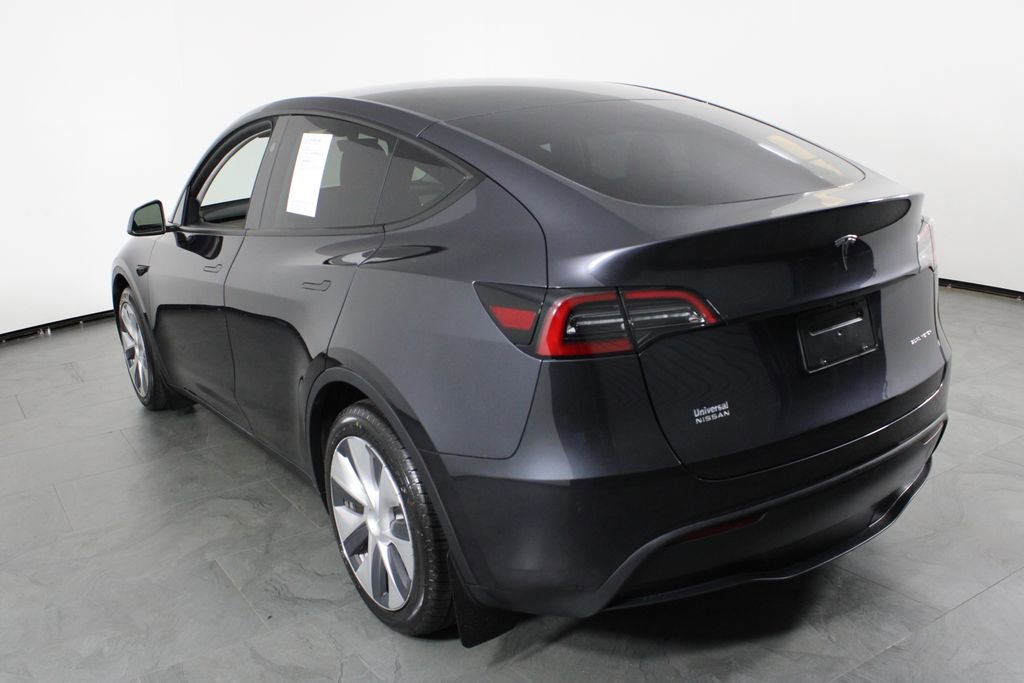 Used 2024 Tesla Model Y Long Range image 3