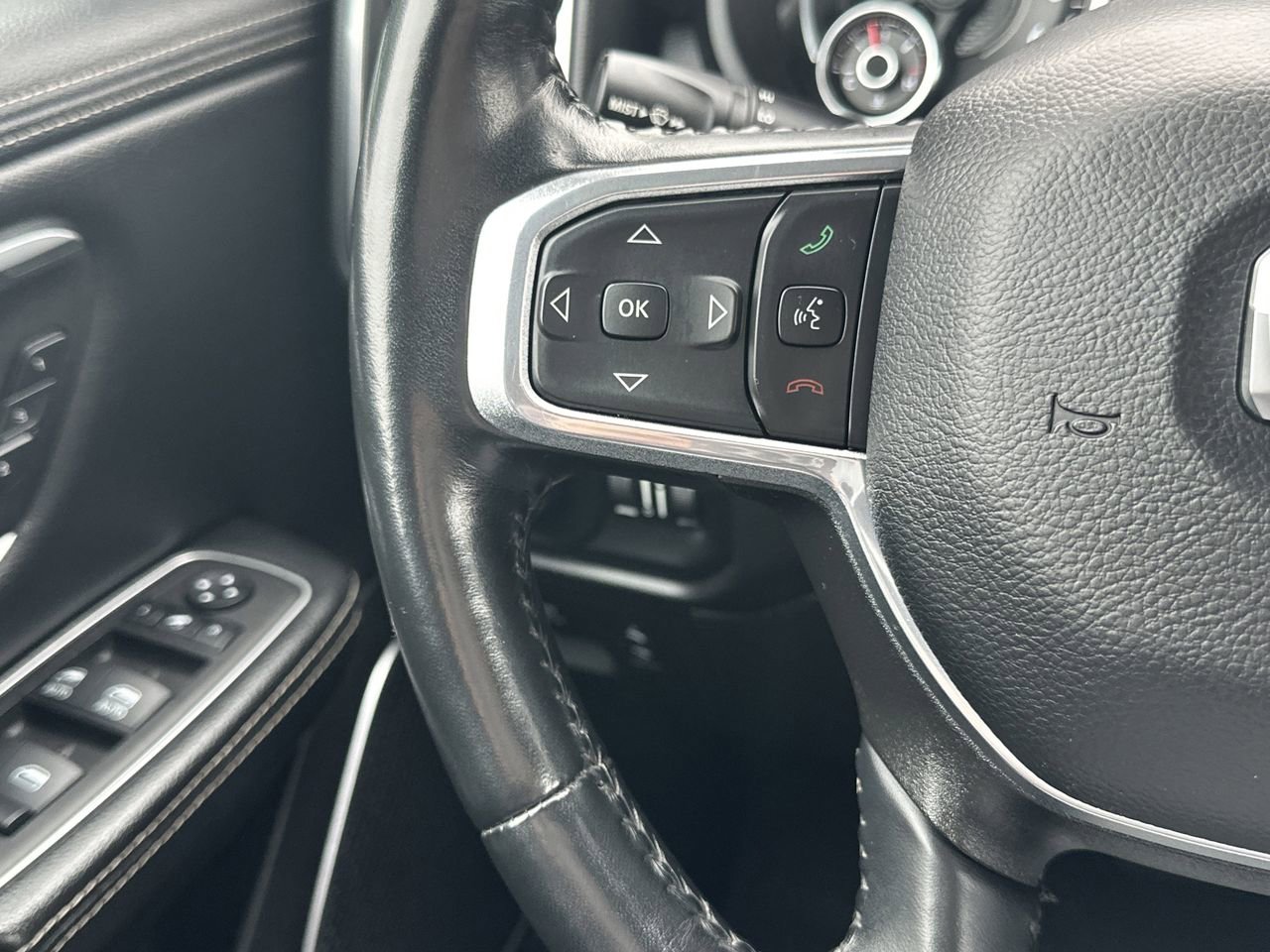 Used 2023 RAM 1500 Laramie image 12