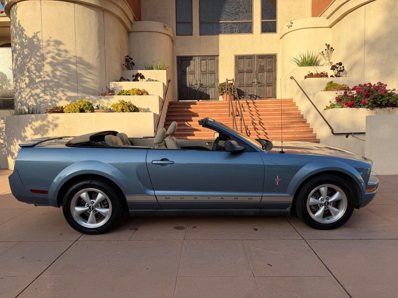 Used 2007 Ford Mustang Premium RWD image 8