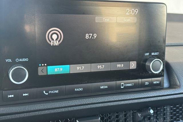 Used 2025 Honda CR-V Sport image 14