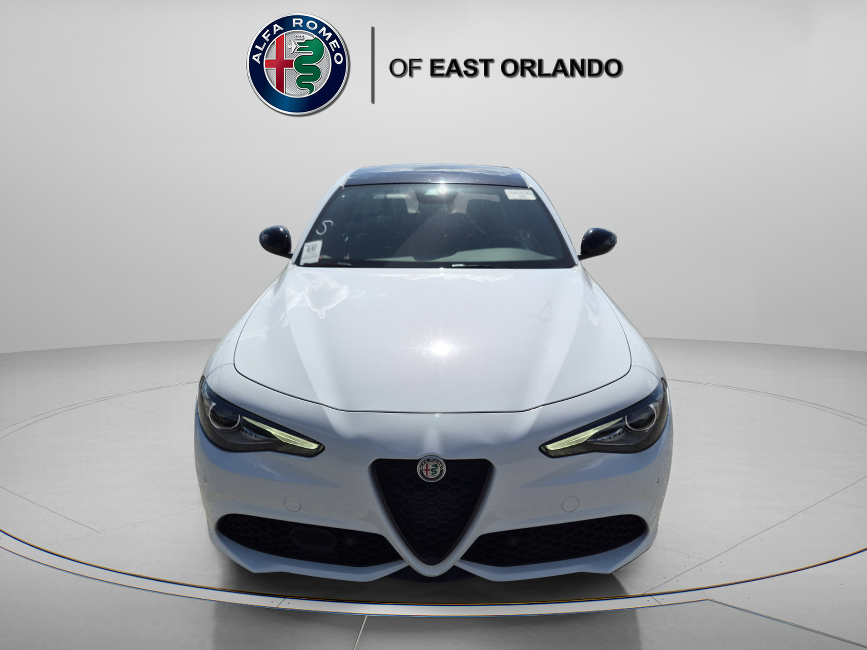 Used 2022 Alfa Romeo Giulia Veloce RWD image 2