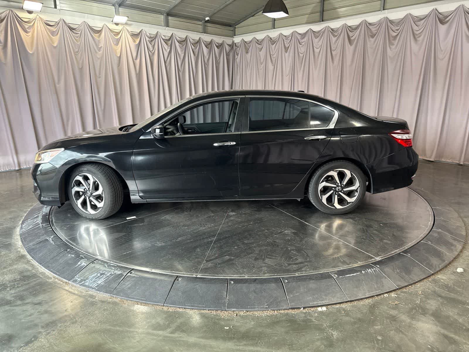 Used 2017 Honda Accord EX image 6
