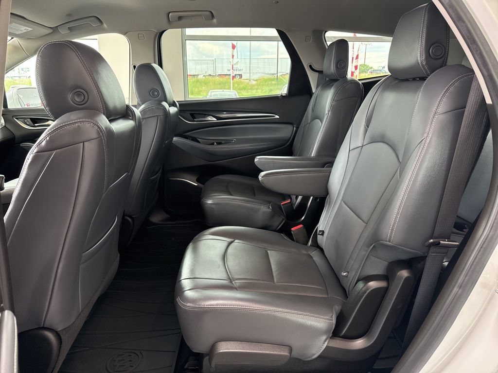 Used 2018 Buick Enclave Essence FWD image 13