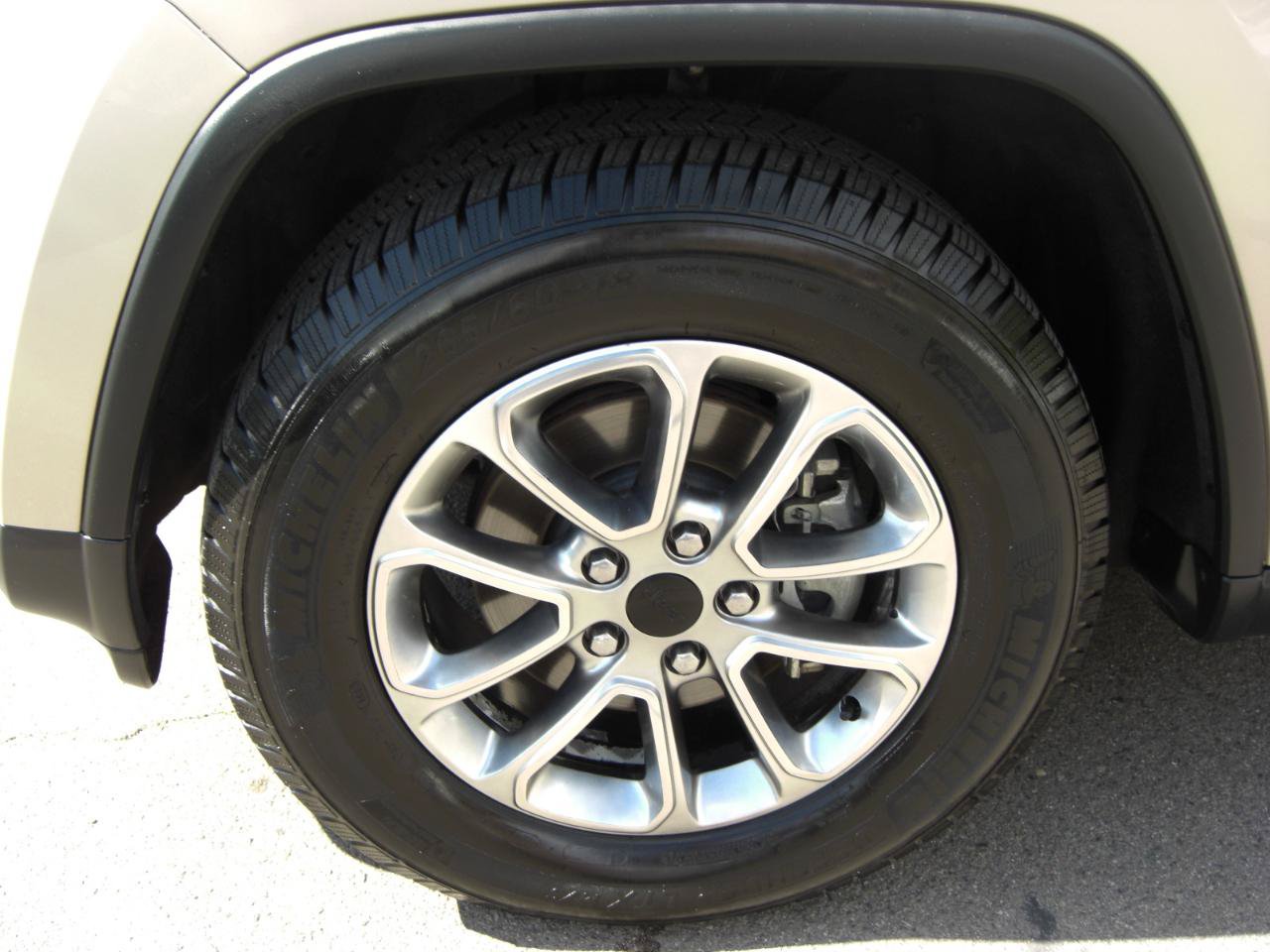 Used 2014 Jeep Grand Cherokee Limited w/ Trailer Tow Group IV AWD/4WD image 4
