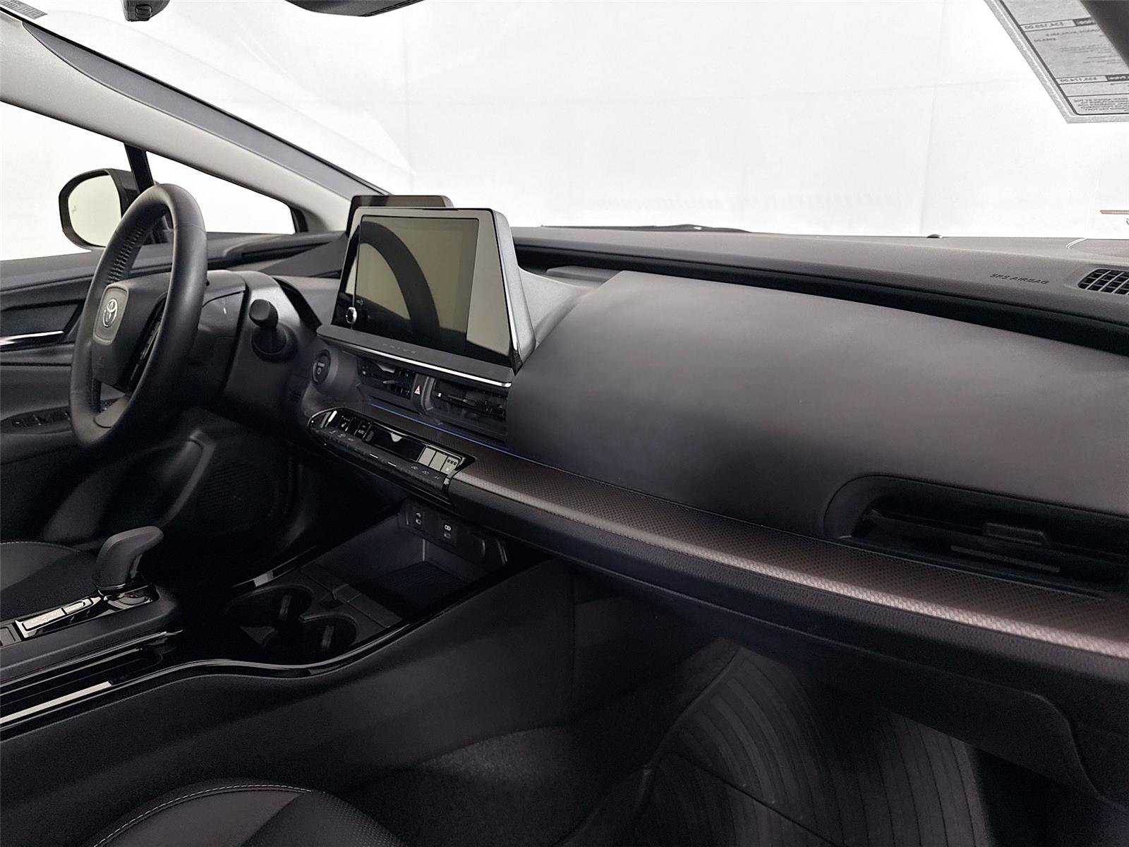 Certified 2025 Toyota Prius XLE FWD image 41