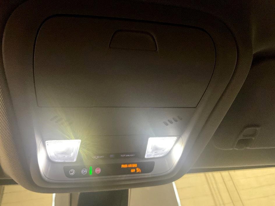 Used 2023 GMC Acadia SLE w/ Elevation Edition image 25